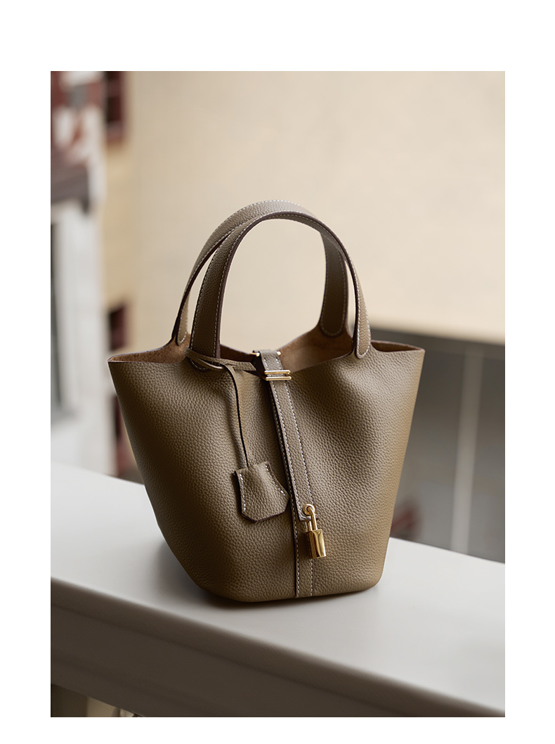  Shoulder bags made from cowhide 