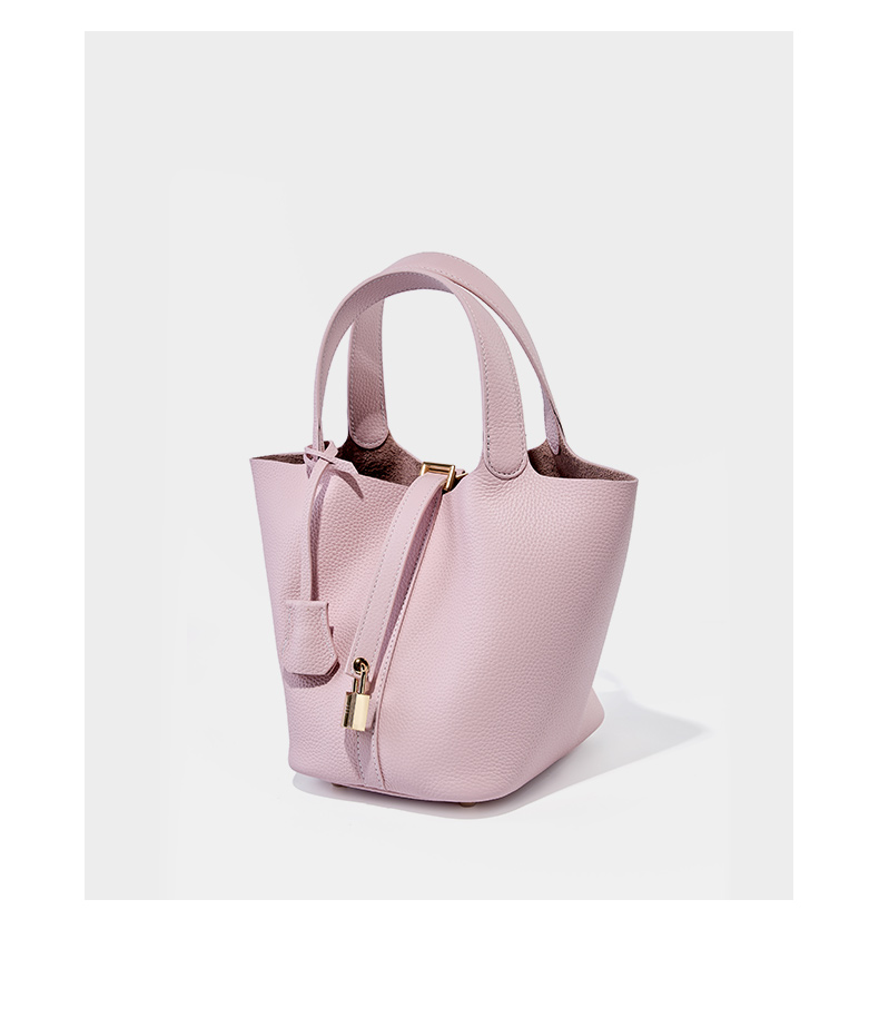  Large capacity leather handbags 